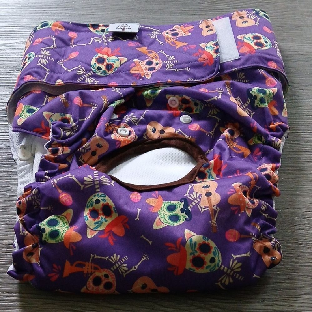 CuteBone purple skull print  female dog diaper Sz XL NWOT